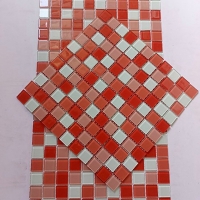 Gạch mosaic thủy tinh màu đỏ trắng