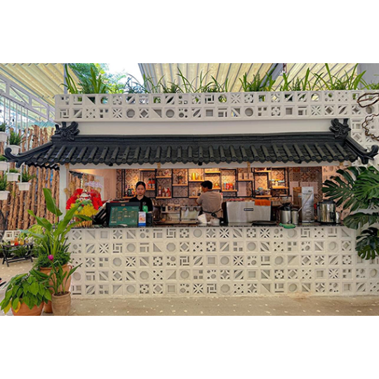 Gạch bông gió trắng hình lá cây