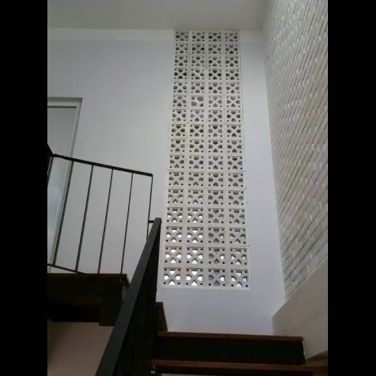 Gạch bông gió xám 4 chữ Y