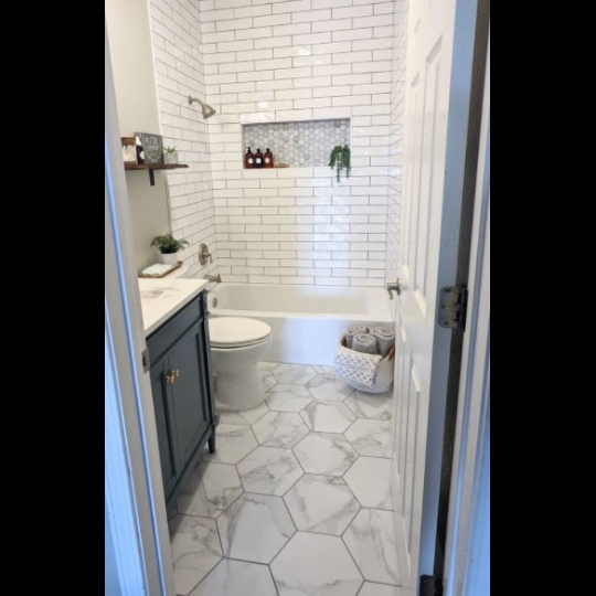 Gạch lục giác đẹp giá rẻ trắng vân khói tự nhiên 20x23