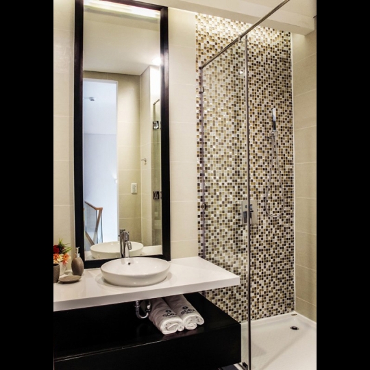 Gạch mosaic thủy tinh nâu cam