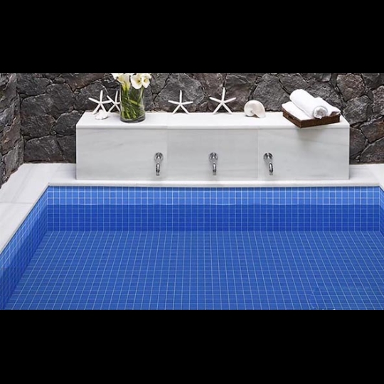 Gạch mosaic trang trí hồ bơi