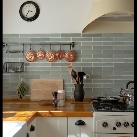 Gạch thẻ 10x30 xám bóng phẳng