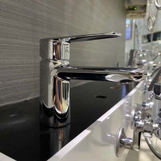 Vòi Lavabo nóng lạnh Caesar B380CP