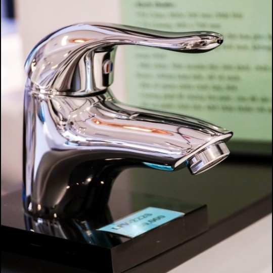 Vòi Lavabo nóng lạnh Inax LFV-222S